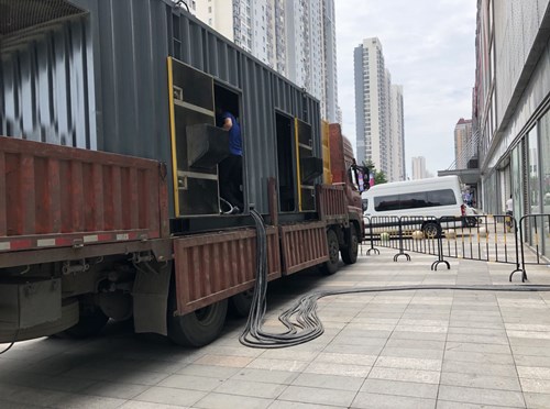 阿克塞低温环境下，柴油发电机组电池充满电的具体时间受哪些因素影响？